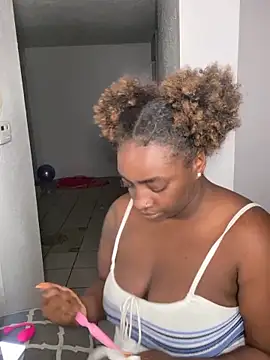 LillShayy online show from April 22, 2026, 9:27 am