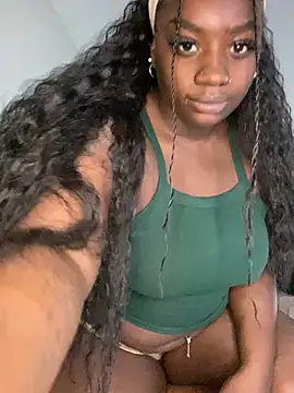 Snapshot of LillShayy chatting on December 20, 2024, 6:35 pm LillShayy online show from December 20, 2024, 6:35 pm