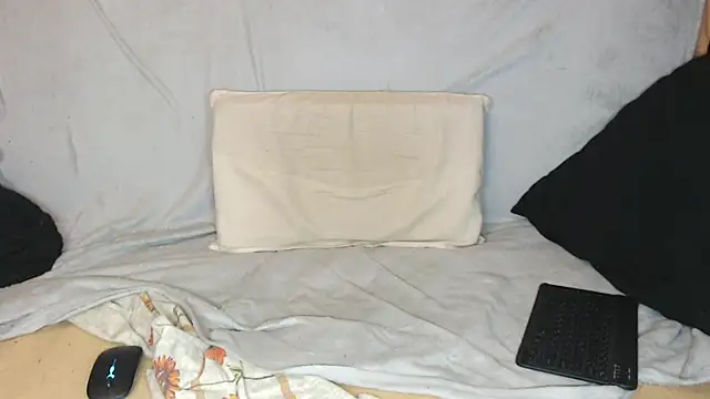 qustci-couple online show from November 5, 2025, 6:38 am