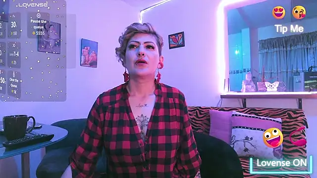 Snapshot of Maria_fernandaxxx_ chatting on February 5, 2026, 11:44 pm Maria fernandaxxx online show from February 5, 2026, 11:44 pm