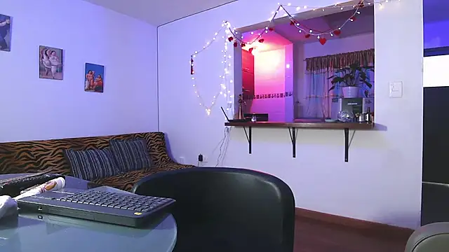 Snapshot of Maria_fernandaxxx_ chatting on February 25, 2025, 2:37 pm Maria fernandaxxx online show from February 25, 2025, 2:37 pm