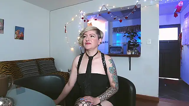 Snapshot of Maria_fernandaxxx_ chatting on March 19, 2025, 2:35 pm Maria fernandaxxx online show from March 19, 2025, 2:35 pm