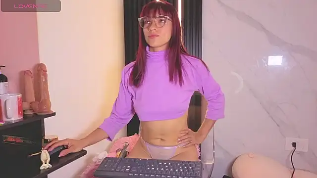 Scarlet Red  online show from January 14, 2026, 12:09 pm