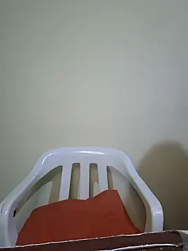 yuliparis online show from February 7, 2025, 4:48 am