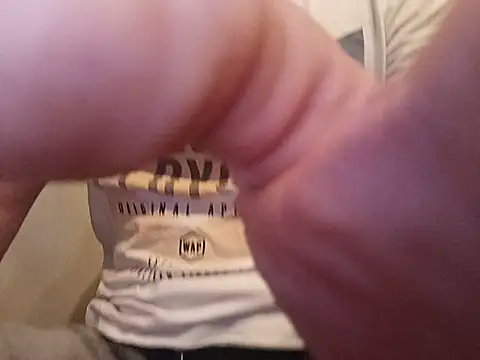 Snapshot of Timbojan28 chatting on July 19, 2026, 2:47 pm Timbojan28 online show from July 19, 2026, 2:47 pm