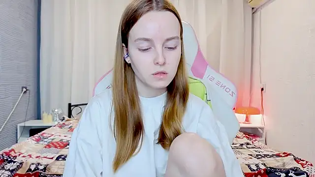 Wild  flowers online show from December 3, 2025, 6:51 pm