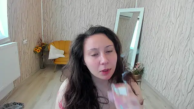 Snapshot of AishaRouhi chatting on March 4, 2025, 6:37 am AishaRouhi online show from March 4, 2025, 6:37 am