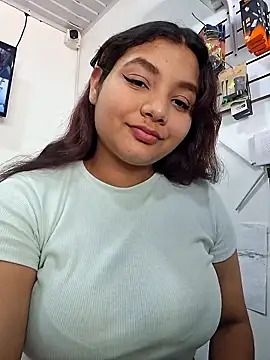 Snapshot of Daineth33 chatting on November 21, 2025, 7:46 pm Daineth33 online show from November 21, 2025, 7:46 pm