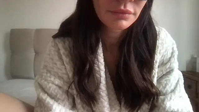 paolajonez online show from March 7, 2026, 12:43 pm