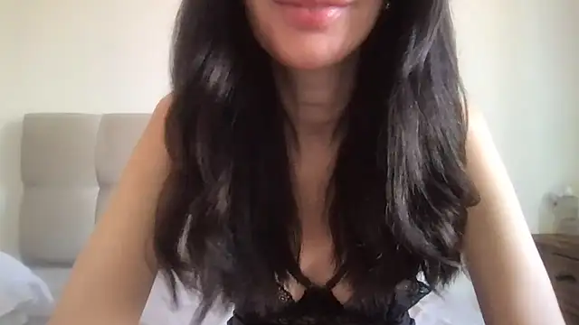 paolajonez online show from December 22, 2025, 11:43 am