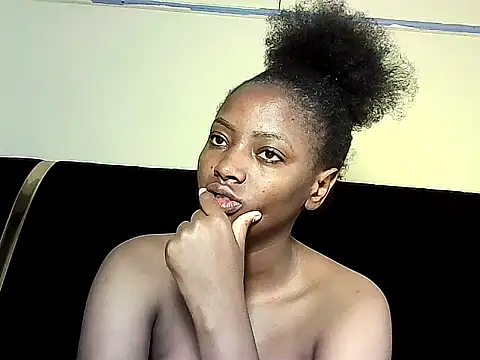 Snapshot of nanaswee chatting on July 19, 2026, 7:39 am nanaswee online show from July 19, 2026, 7:39 am