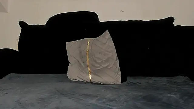 Snapshot of laurasommer chatting on February 19, 2026, 5:10 pm laurasommer online show from February 19, 2026, 5:10 pm