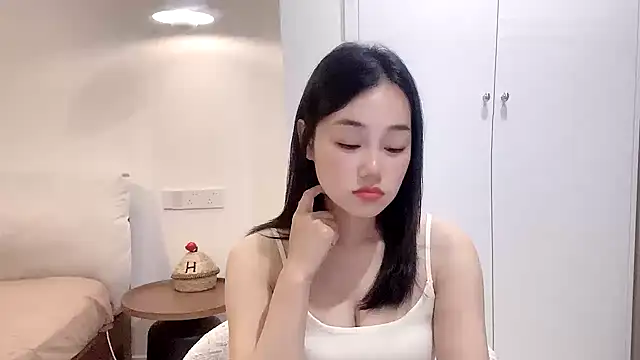 cloud8822 online show from May 6, 2026, 2:21 pm