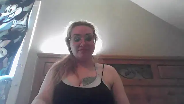 Snapshot of Lalalynn chatting on June 1, 2026, 6:18 pm Lalalynn online show from June 1, 2026, 6:18 pm