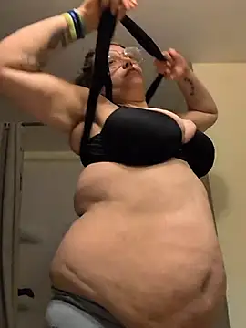 Lalalynn online show from July 6, 2026, 3:02 am