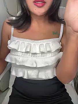 LeisyXO online show from January 25, 2025, 6:46 pm