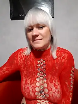 Snapshot of poussichienne chatting on December 14, 2025, 4:34 pm poussichienne online show from December 14, 2025, 4:34 pm