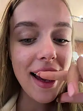 enjoy my beauty online show from February 22, 2025, 4:18 am