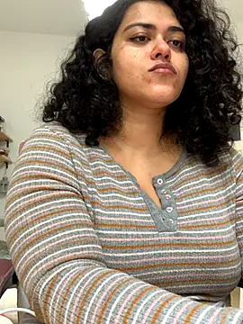 Snapshot of Curvydesifromgermany chatting on October 7, 2025, 11:33 am Curvydesifromgermany online show from October 7, 2025, 11:33 am