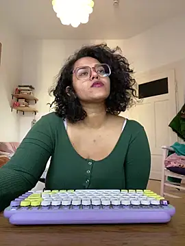 Snapshot of Curvydesifromgermany chatting on March 3, 2025, 3:43 pm Curvydesifromgermany online show from March 3, 2025, 3:43 pm