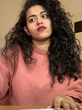 Snapshot of Curvydesifromgermany chatting on December 10, 2024, 12:38 pm Curvydesifromgermany online show from December 10, 2024, 12:38 pm