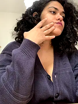 Snapshot of Curvydesifromgermany chatting on October 8, 2025, 12:39 pm Curvydesifromgermany online show from October 8, 2025, 12:39 pm