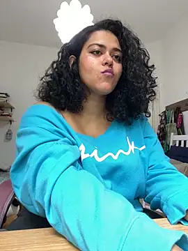 Snapshot of Curvydesifromgermany chatting on October 9, 2025, 10:38 am Curvydesifromgermany online show from October 9, 2025, 10:38 am