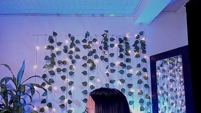 mariiana-diaz online show from February 26, 2025, 10:26 pm