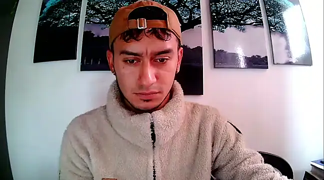 Snapshot of Kevin_Torres chatting on February 25, 2025, 5:30 pm Kevin Torres online show from February 25, 2025, 5:30 pm