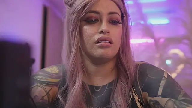 Snapshot of angelacianuro_ chatting on November 20, 2025, 1:06 am angelacianuro online show from November 20, 2025, 1:06 am