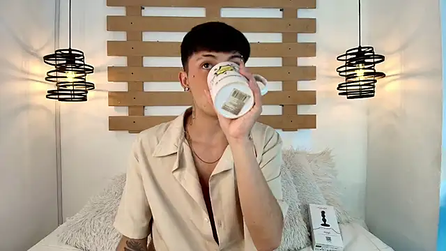 Snapshot of Steev_Novoa chatting on March 20, 2025, 4:29 am Steev Novoa online show from March 20, 2025, 4:29 am