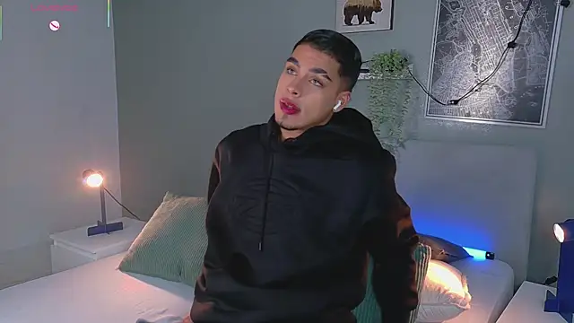 Snapshot of Ken-boy_ chatting on September 13, 2025, 11:43 am Ken-boy online show from September 13, 2025, 11:43 am