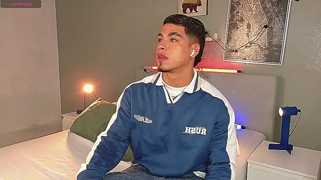 Snapshot of Ken-boy_ chatting on September 27, 2025, 11:49 am Ken-boy online show from September 27, 2025, 11:49 am