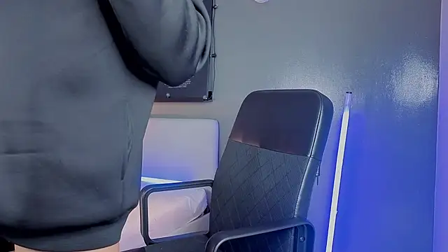 Snapshot of Ken-boy_ chatting on October 11, 2025, 12:06 pm Ken-boy online show from October 11, 2025, 12:06 pm