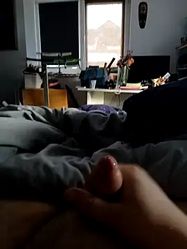 BennoSingle online show from January 12, 2025, 1:58 pm