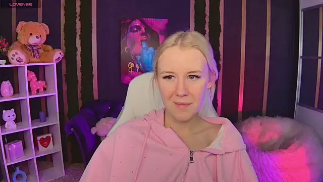 Snapshot of Selenatrend chatting on February 25, 2026, 12:05 pm Selenatrend online show from February 25, 2026, 12:05 pm