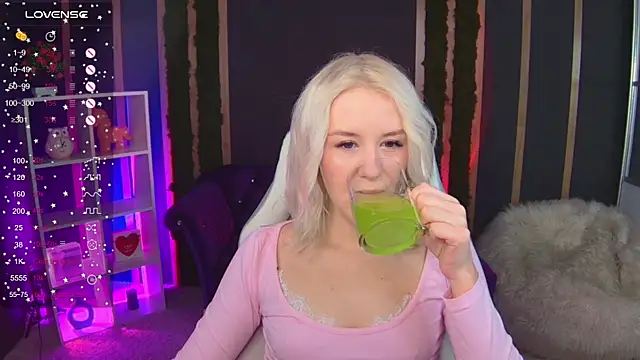 Selenatrend online show from November 18, 2025, 12:30 pm