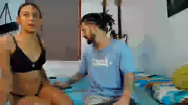 Snapshot of emiandstiv chatting on March 7, 2025, 8:33 pm emiandstiv online show from March 7, 2025, 8:33 pm