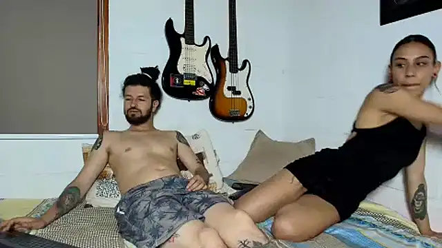 Snapshot of emiandstiv chatting on February 3, 2025, 10:11 pm emiandstiv online show from February 3, 2025, 10:11 pm