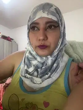 hannahayat online show from April 17, 2026, 1:25 pm