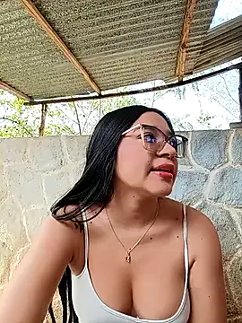 Snapshot of -VICKKY chatting on September 20, 2025, 1:49 pm -VICKKY online show from September 20, 2025, 1:49 pm