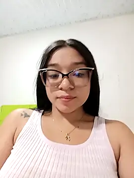 Snapshot of -VICKKY chatting on September 22, 2025, 2:23 pm -VICKKY online show from September 22, 2025, 2:23 pm