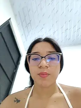 Snapshot of -VICKKY chatting on March 20, 2025, 1:37 pm -VICKKY online show from March 20, 2025, 1:37 pm