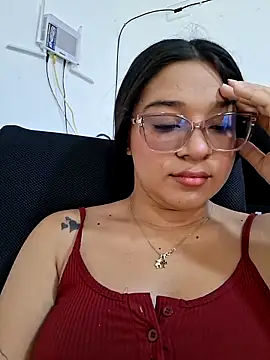 -VICKKY online show from May 30, 2026, 2:34 pm
