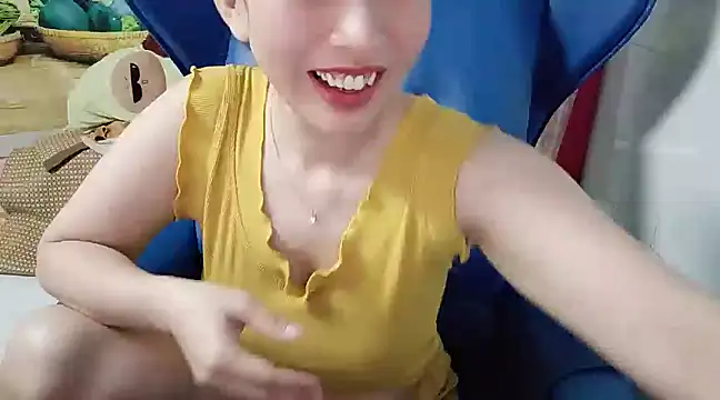 Snapshot of Cherry_6969 chatting on March 19, 2025, 1:21 am Cherry 6969 online show from March 19, 2025, 1:21 am