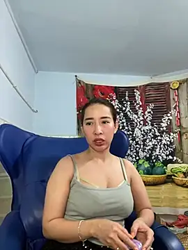 Snapshot of Cherry_6969 chatting on March 6, 2025, 8:52 am Cherry 6969 online show from March 6, 2025, 8:52 am
