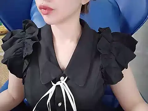 Snapshot of Cherry_6969 chatting on March 22, 2025, 3:42 pm Cherry 6969 online show from March 22, 2025, 3:42 pm