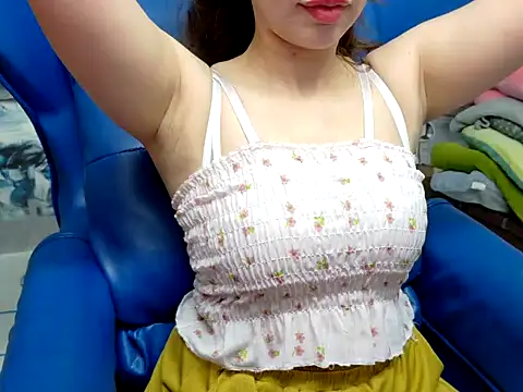 Snapshot of Cherry_6969 chatting on October 10, 2025, 1:50 am Cherry 6969 online show from October 10, 2025, 1:50 am
