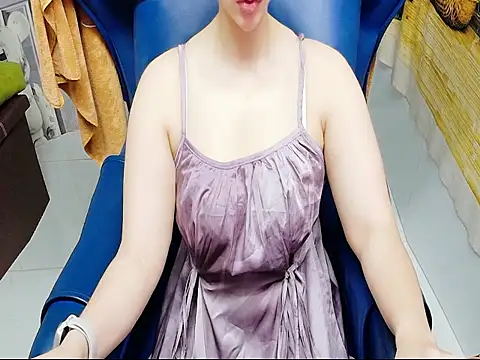 Cherry 6969 online show from April 14, 2026, 1:32 am