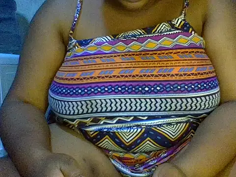 Snapshot of zoey10 chatting on October 21, 2025, 6:29 pm zoey10 online show from October 21, 2025, 6:29 pm